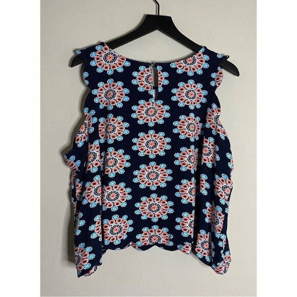 Crown & Ivy Plus Size Scallop Hem Ponte Tank Size 1X - Picture 3 of 8